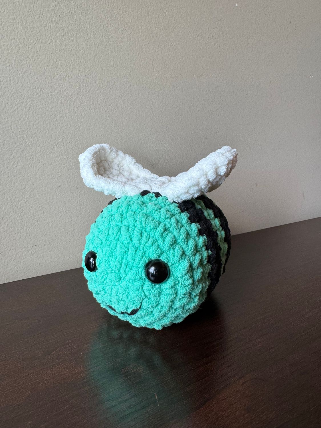 Plushy Bumble Bee, Color: Sea Green