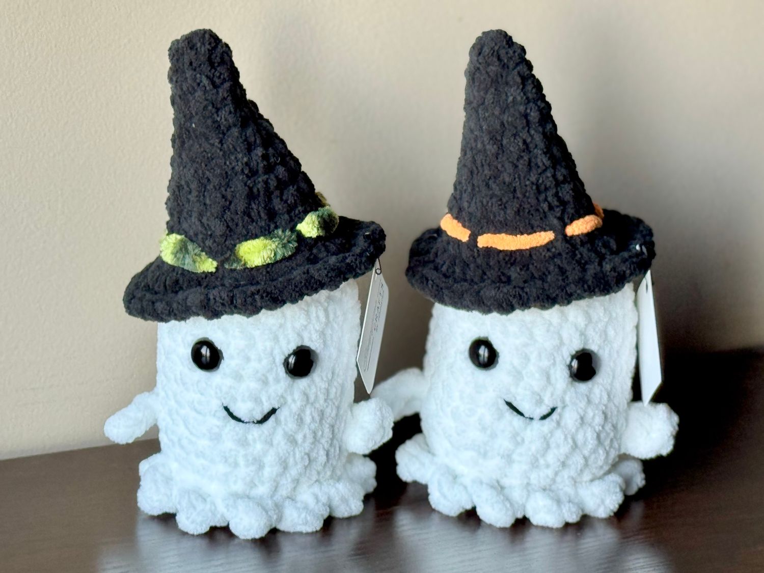 Plushy Ghost w/ Hat - Black