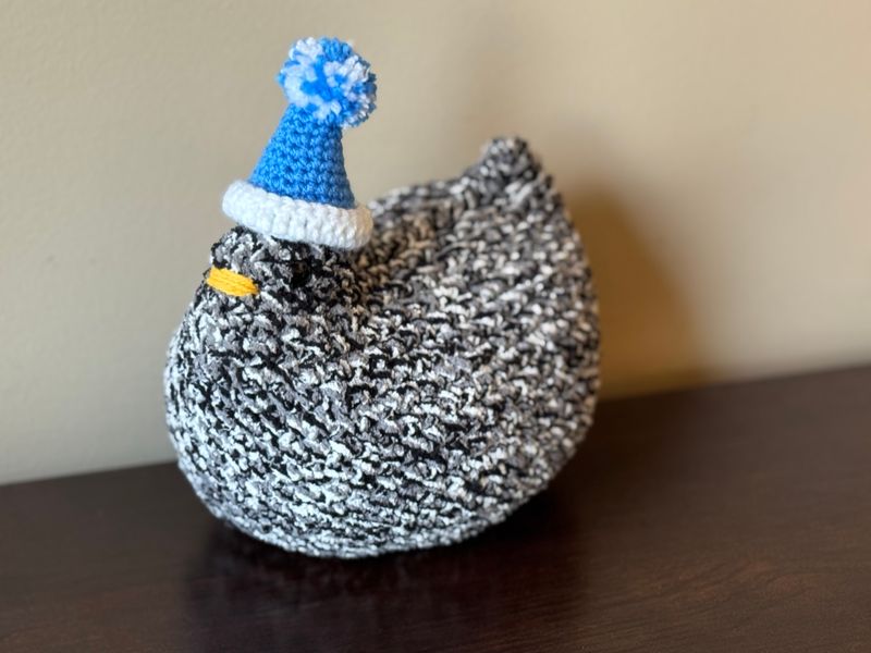 Chicken Black Speckled Large - Lions Hat