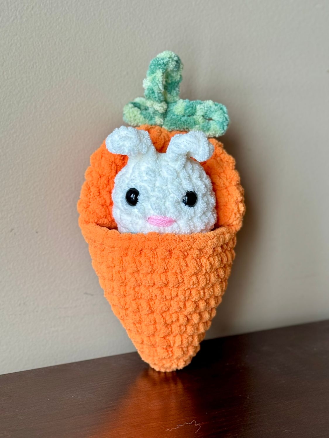 Plushy Bunny in Carrot Pouch - Set - White