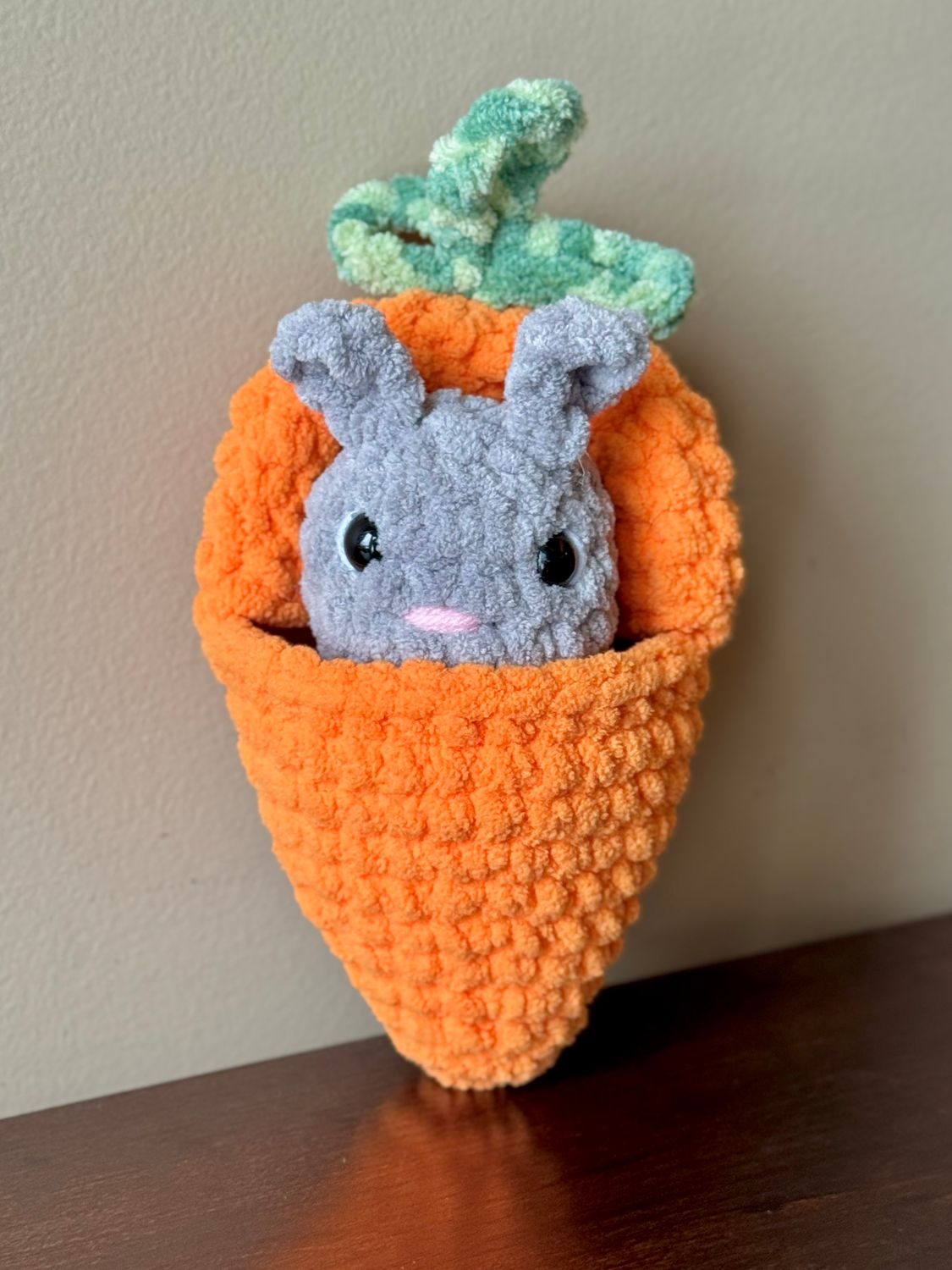Plushy Bunny in Carrot Pouch - Set - Grey