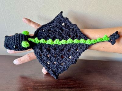 SC Dragon - Finger Puppet - Black/Green