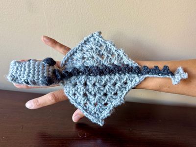SC Dragon - Finger Puppet - Lt Grey