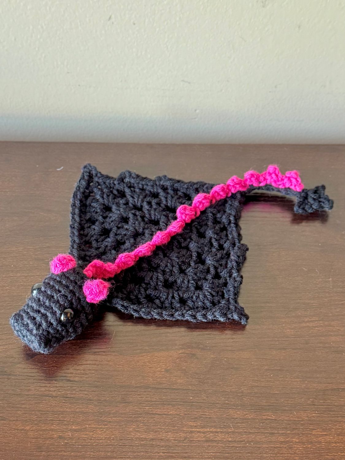 SC Dragon - Finger Puppet - Black/Hot Pink
