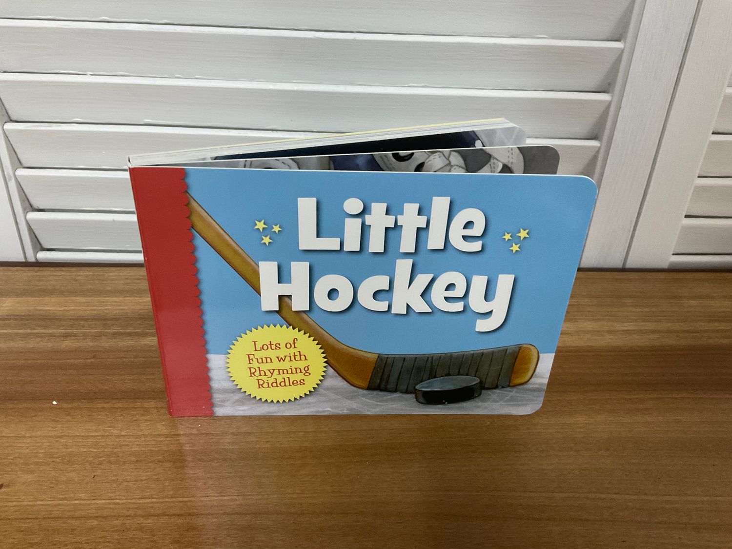 W-SBP Little Hockey Board Book