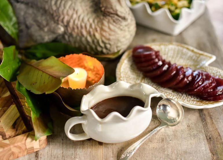 Signature Ruffle Gravy Boat White