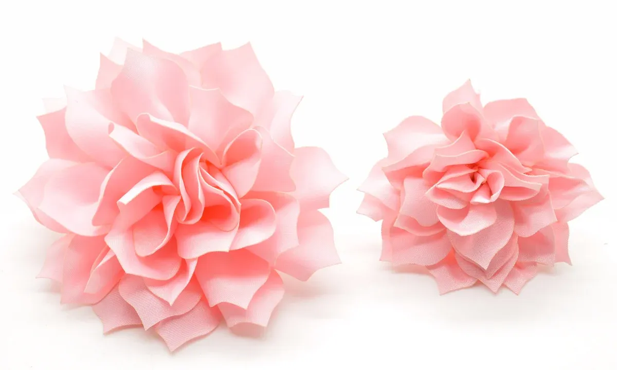 Light Pink Fluffy Flower [Small]
