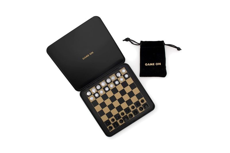 Iron &amp; Glory - Magnetic Chess Set