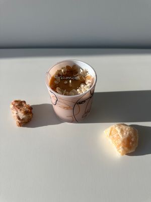 Mama candle | Art candle in a graphic glass jar