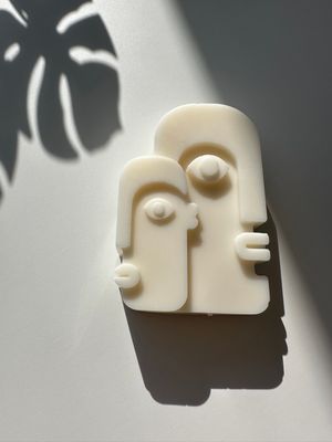 Two faces candle