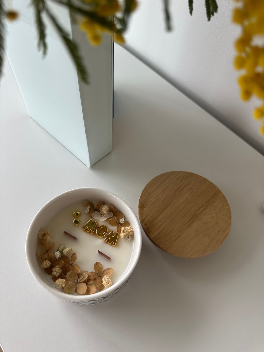 Mom candle | Art candle in a ceramic jar with lid