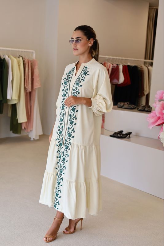 VESTIDO MIDI COM BORDADO