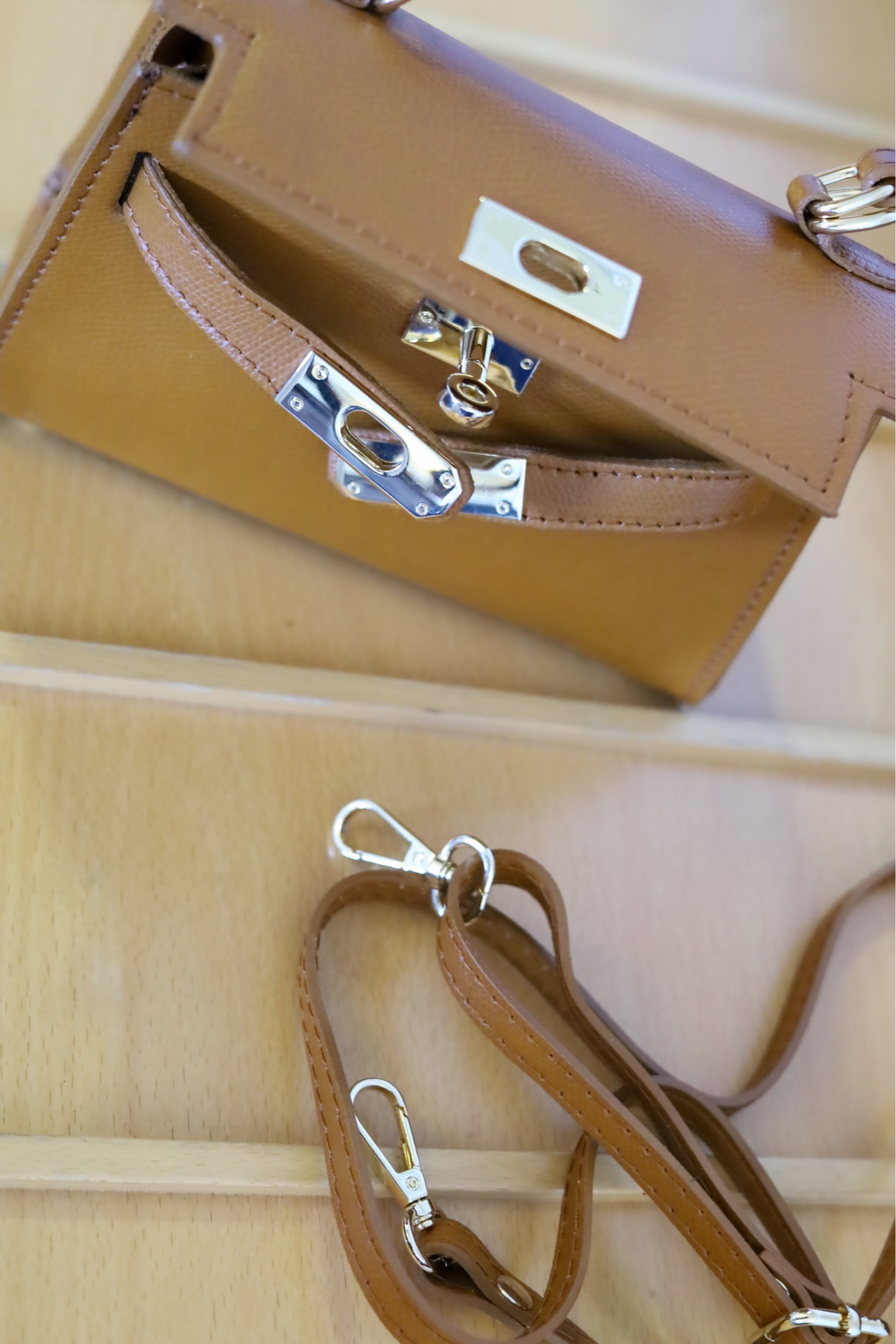 MINI BAG CAMEL EM PELE