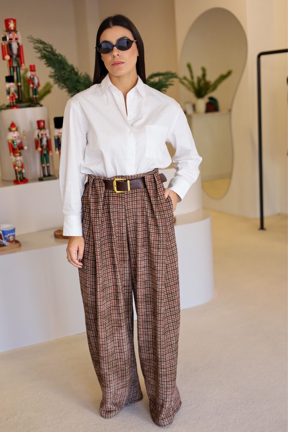 CALÇA PADRÃO COM CINTO