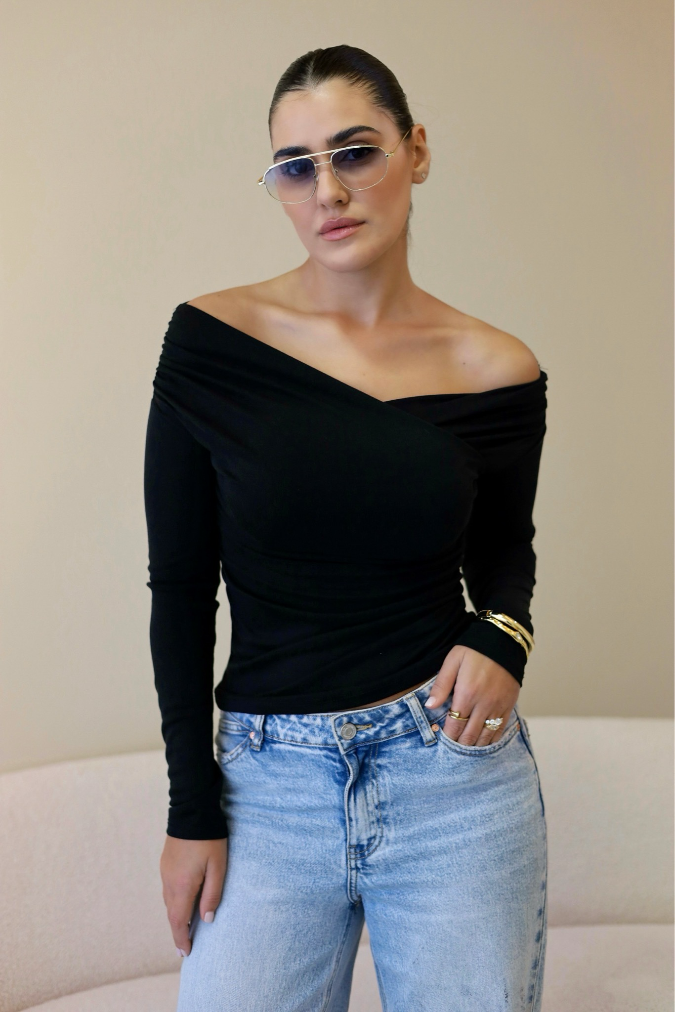 CAMISOLA COM DECOTE ASSIMÉTRICO