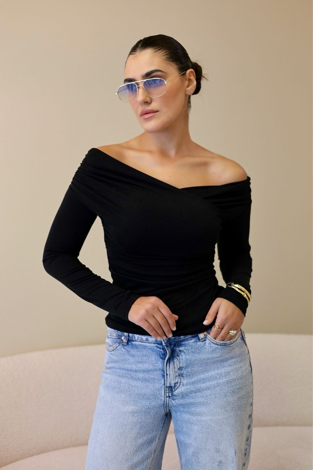 CAMISOLA COM DECOTE ASSIMÉTRICO