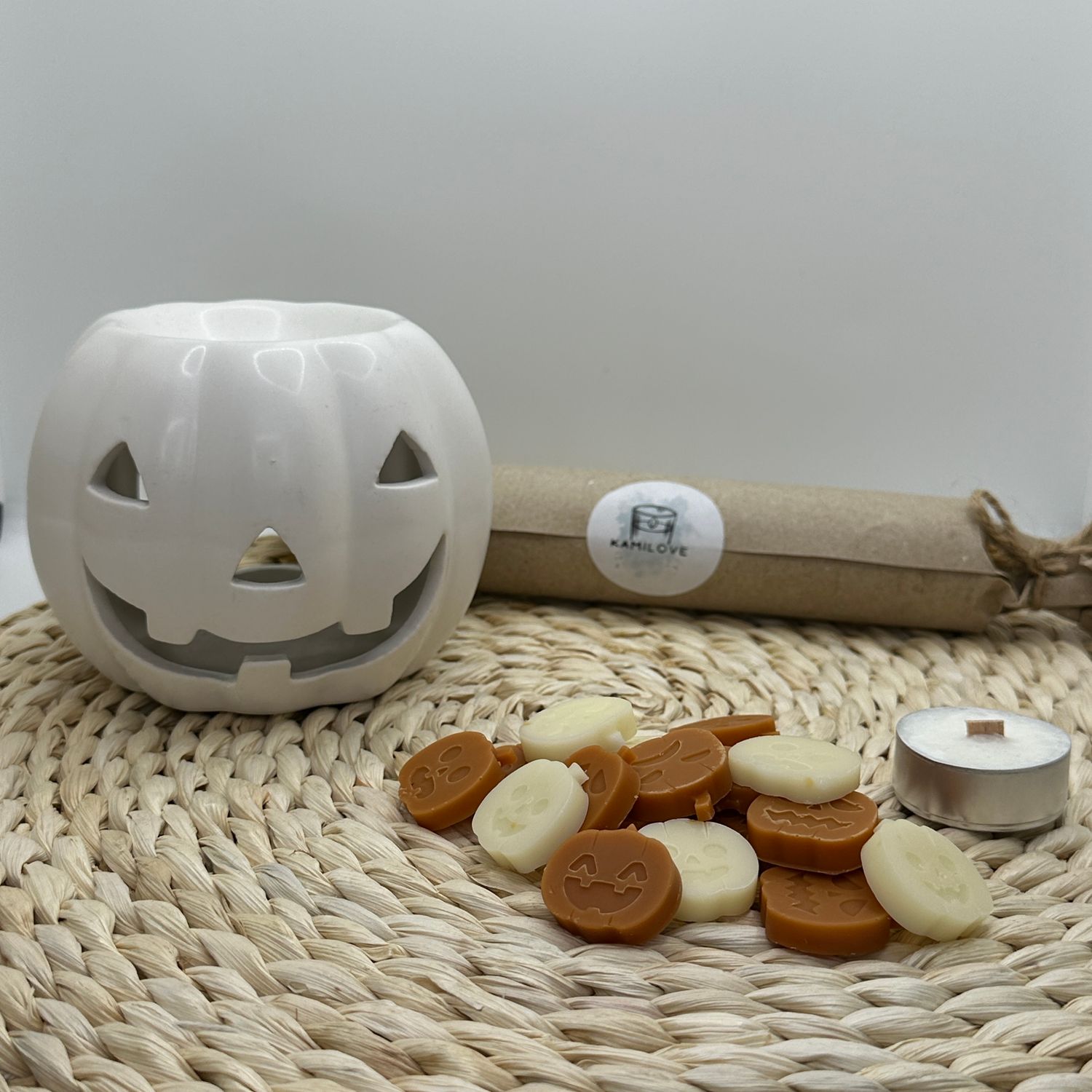 Straaaaaszny box - biały kominek, wosk &amp; tealight’y - Pumpkin Pie