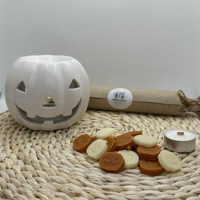 Straaaaaszny box - biały kominek, wosk &amp; tealight’y - Pumpkin Pie