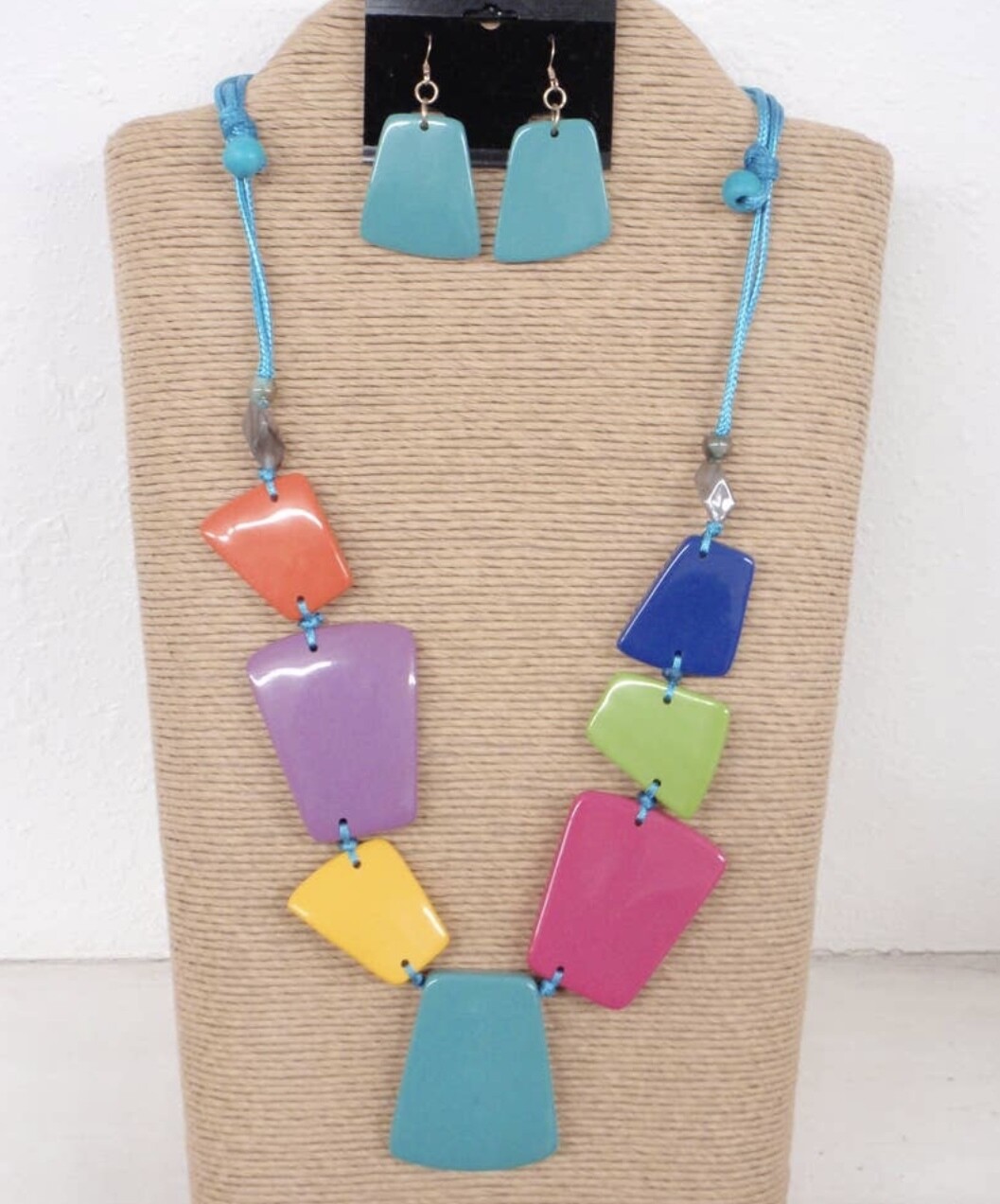 Multi color Resin Necklace Set