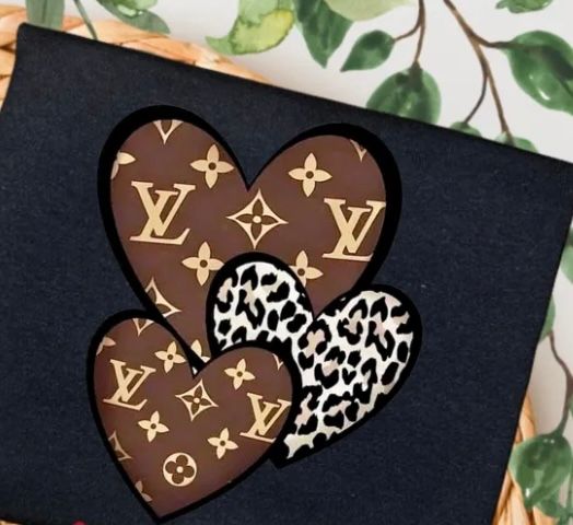 3 Hearts Graphic T-shirt