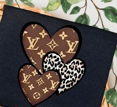 3 Hearts Graphic T-shirt