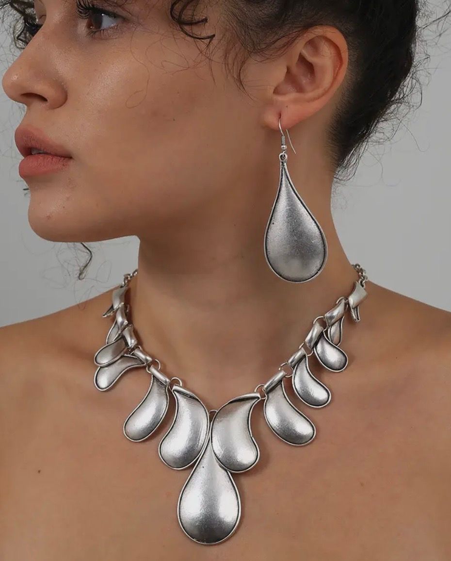 Antique 3D Drop Necklace Set