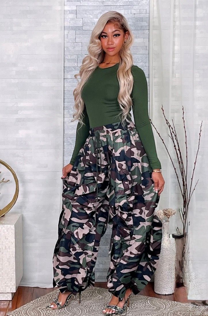 Dramatic Ruffle Joggers - Camo