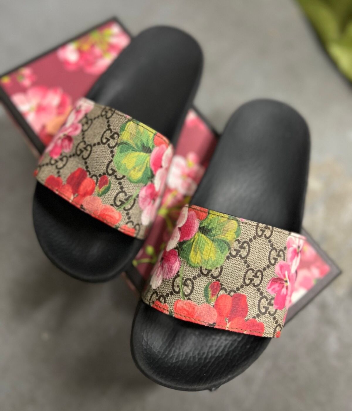 GG Floral Slides