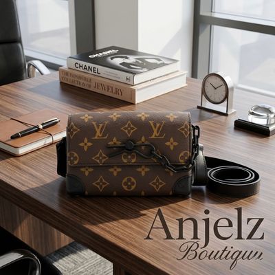 LV Wearable Wallet