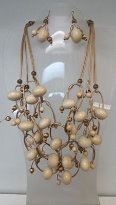 Mini Wooden Wax Necklace Set