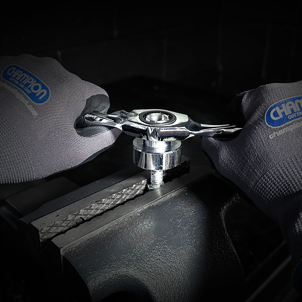 41 Piece Tap and Die Set. High Speed Steel. 17 Metric Sizes