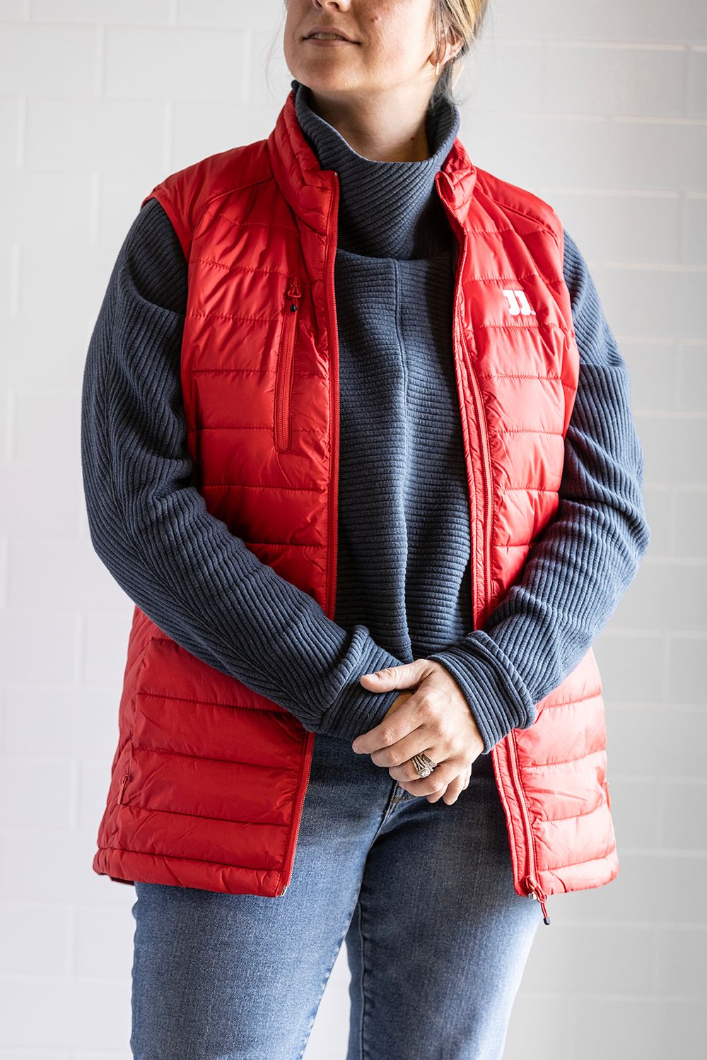 WOMEN&#39;S RED PUFFER VEST, Size: S