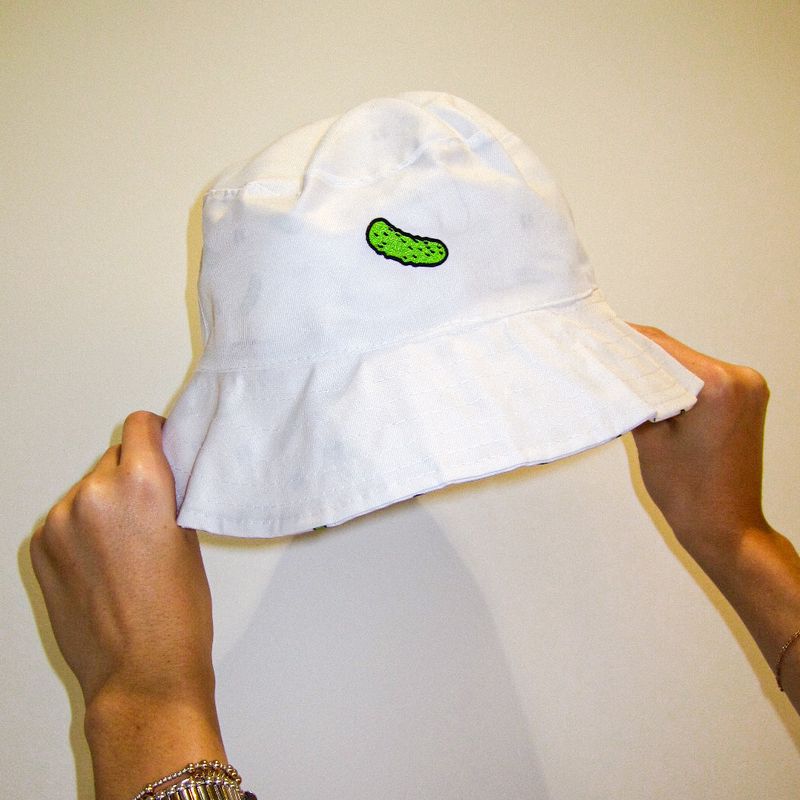 REVERSIBLE PICKLE BUCKET HAT