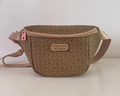 Cangurera Guess