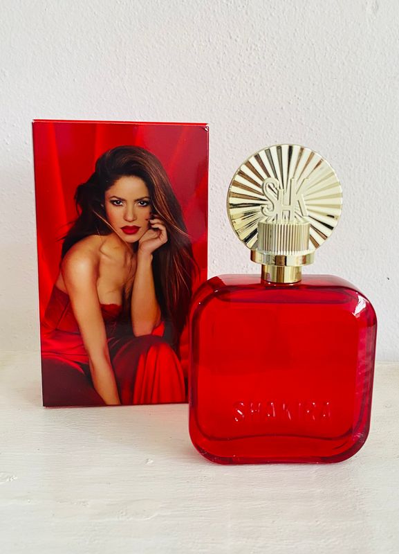 ROJO Shakira