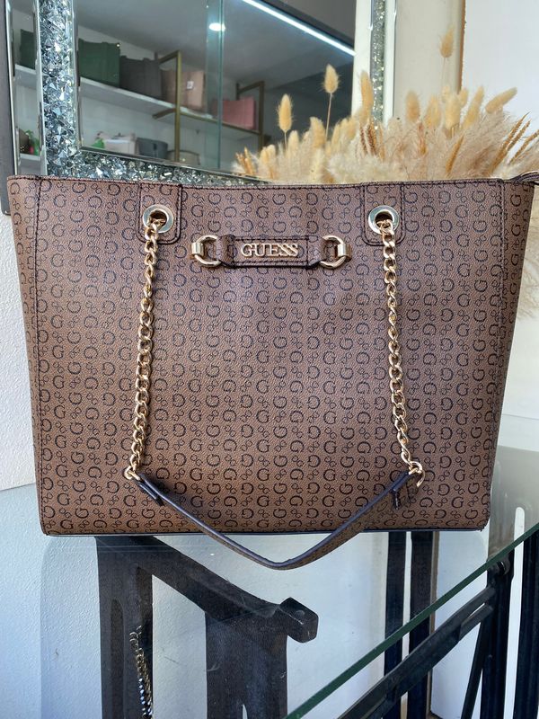 Tote Guess
