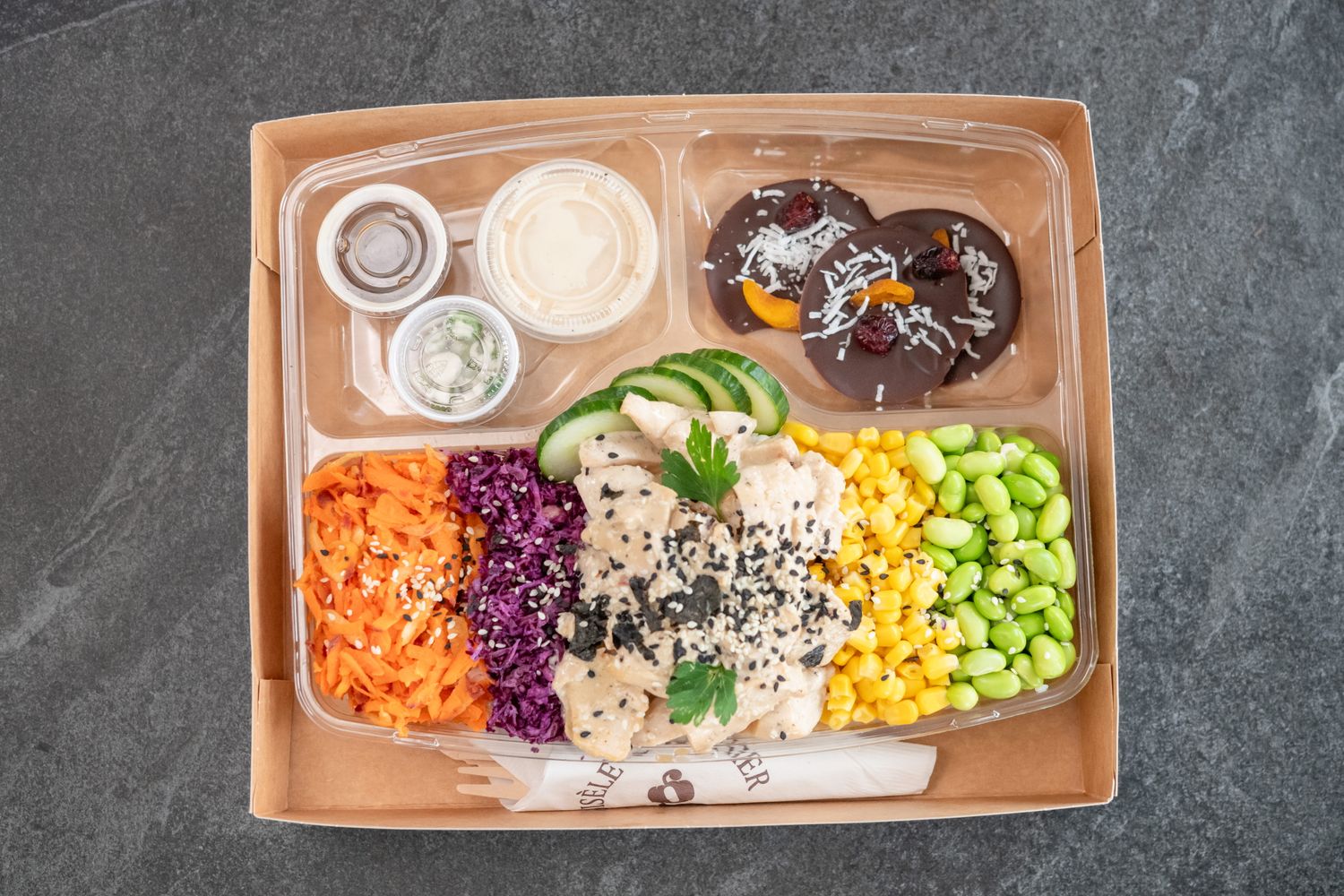 Bol poké avec choix de protéines *sans lactose ni gluten*