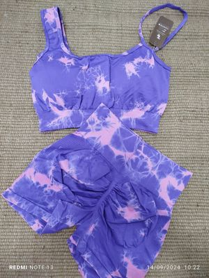 Conjunto batik con short levanta cola y top de bretel cruzado