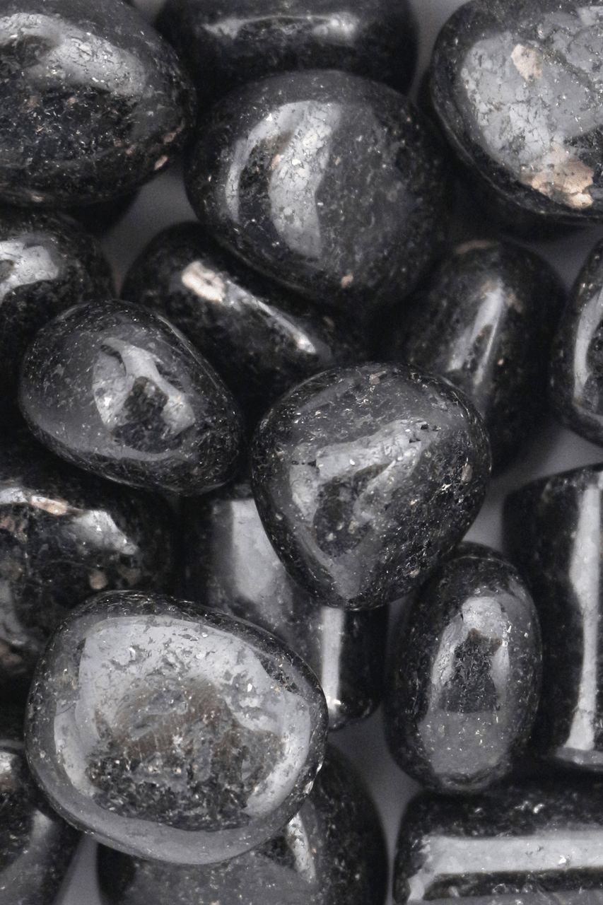 Nuummite