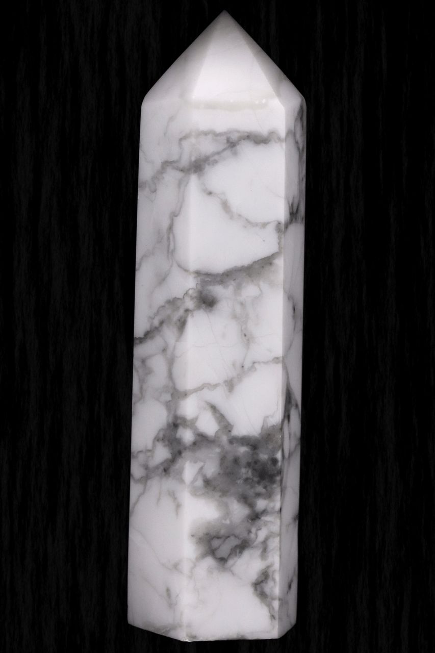 Howlite Point HLTP01