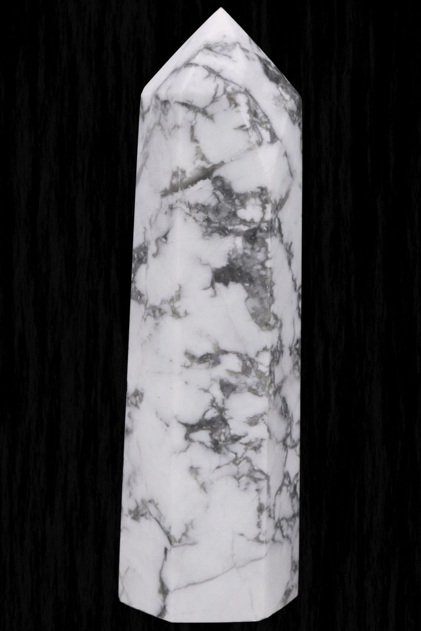 Howlite Point HLTP04