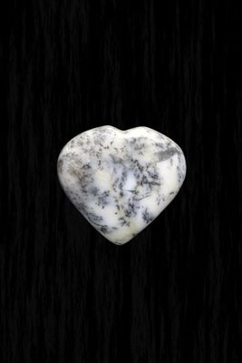 Dendritic Opal Heart DDOH01