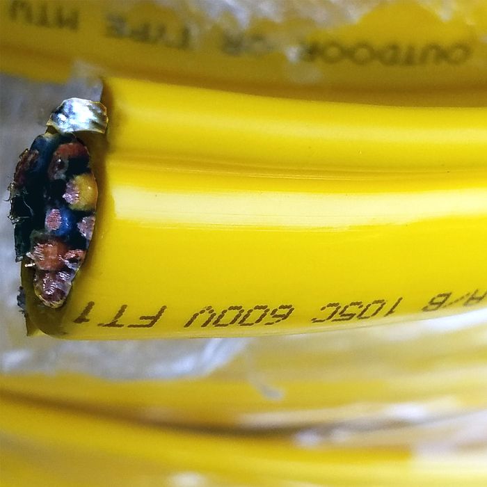 16 Awg 12 Conductor with External Strain Relief (R-16/12SR)