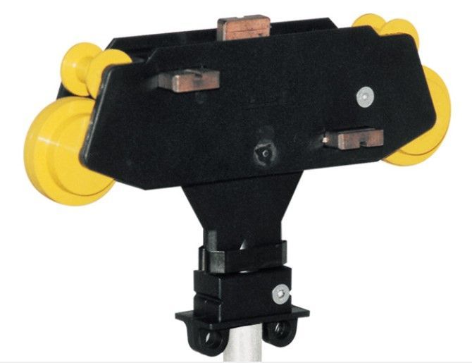 842 Series Enclosed Conductor Rail, Current Collectors-25A 5-Pole W/3M Connection Cable