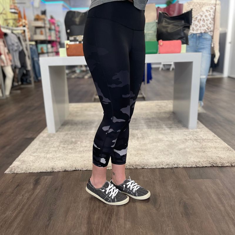 Camo High-Waisted Capri Leggings