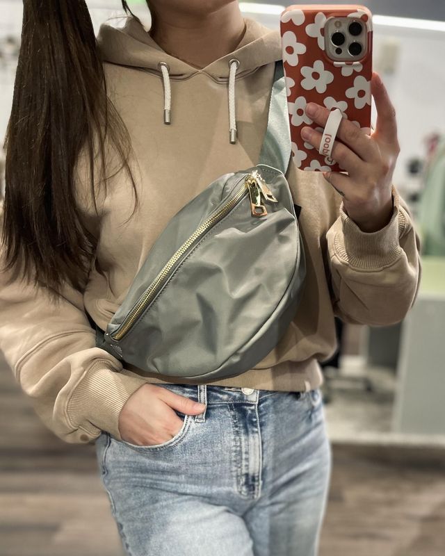 Daily Sling Bag
