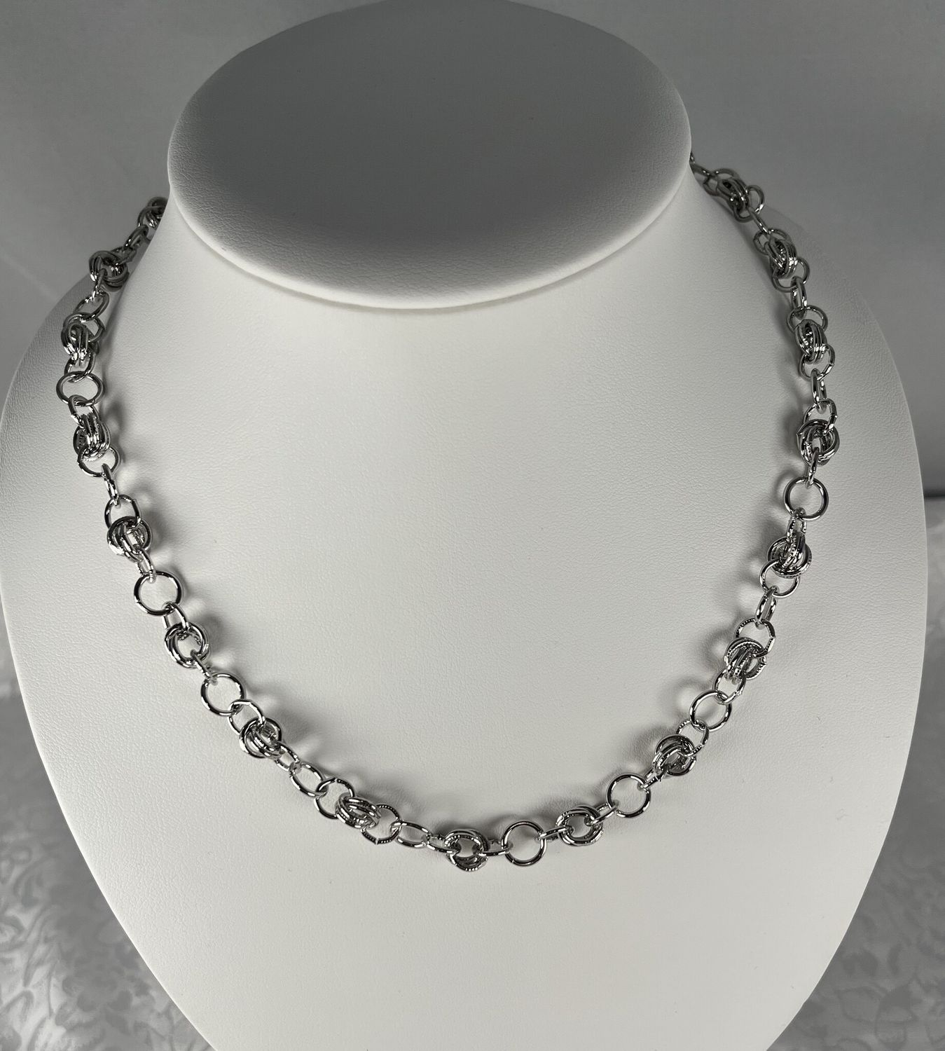 Silver Circle Link Necklace