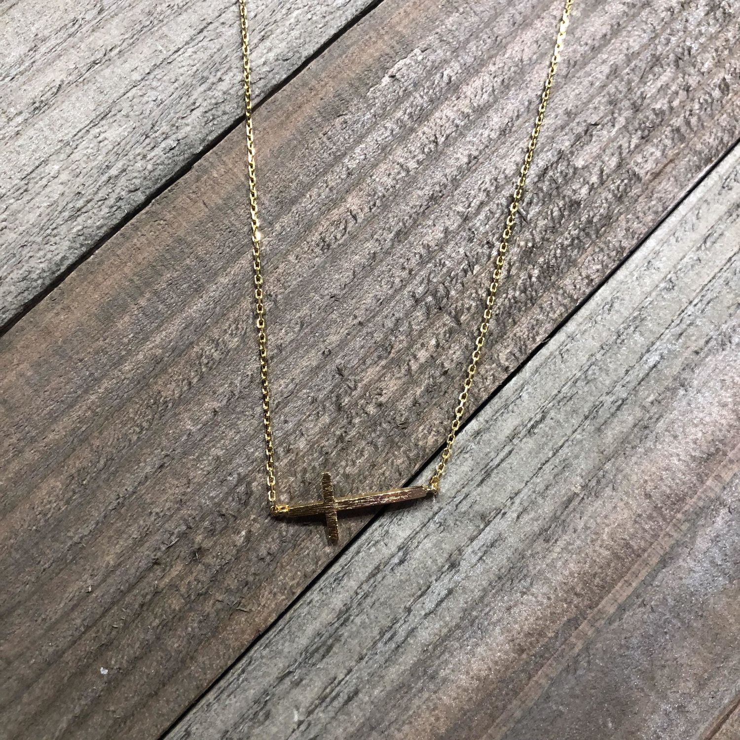 Cross Necklace, Color: Gold