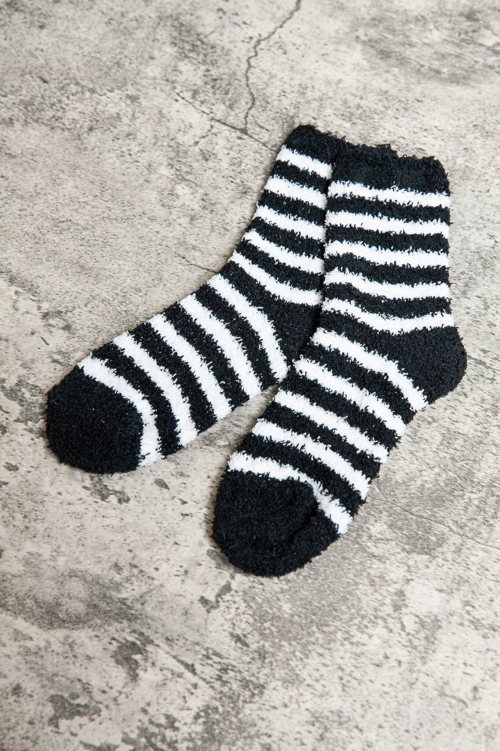 Fleece Stripe Fuzzy Socks, Color: Black