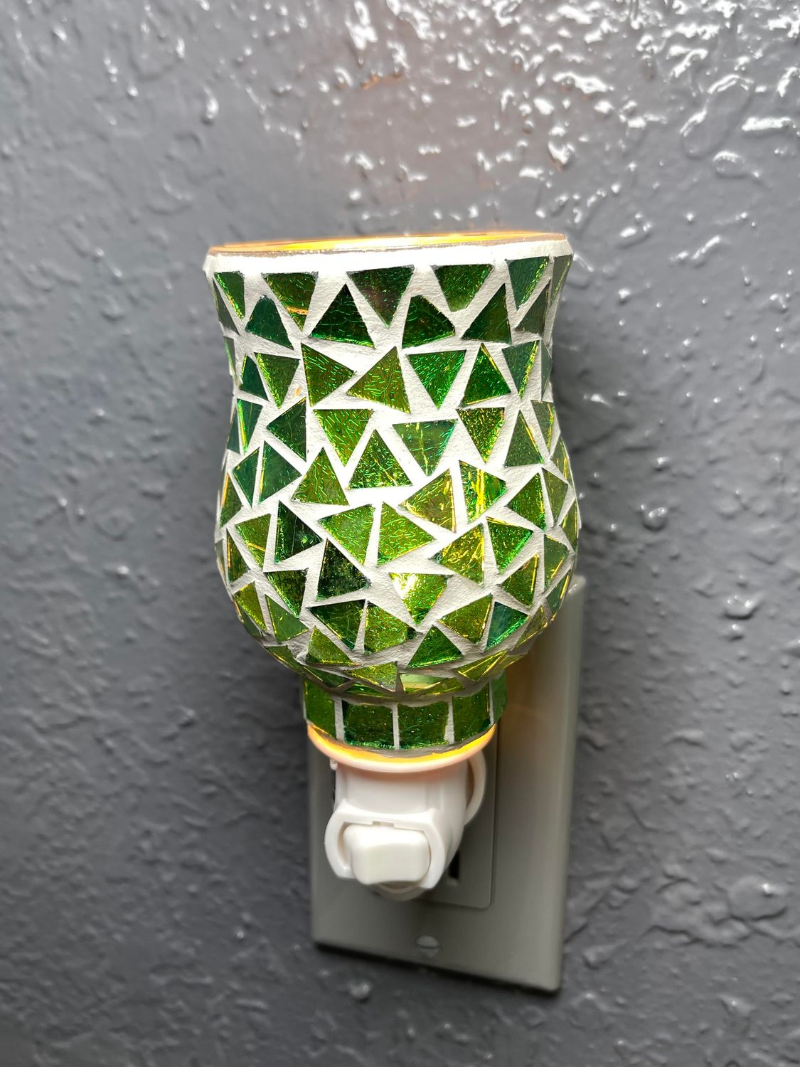 Plug-In Wax Warmers, Color: (1) Green Triangles